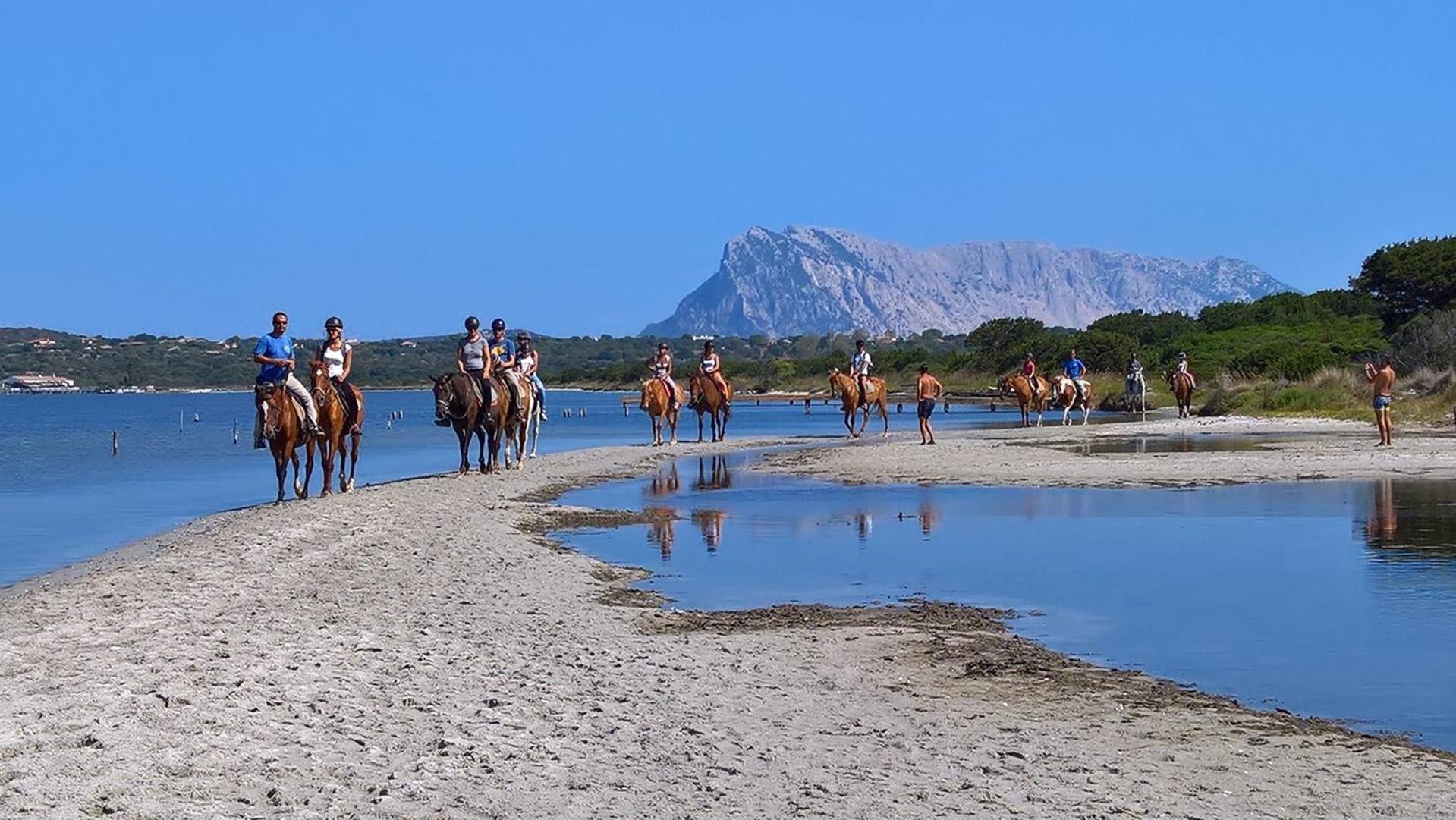 Hotel Residenza L'Alzoni San Teodoro  Zewnętrze zdjęcie